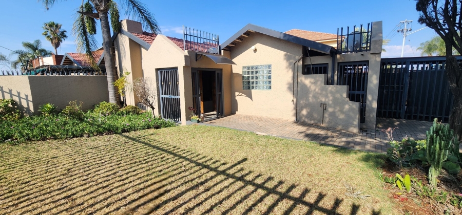 To Let 3 Bedroom Property for Rent in Laudium Gauteng