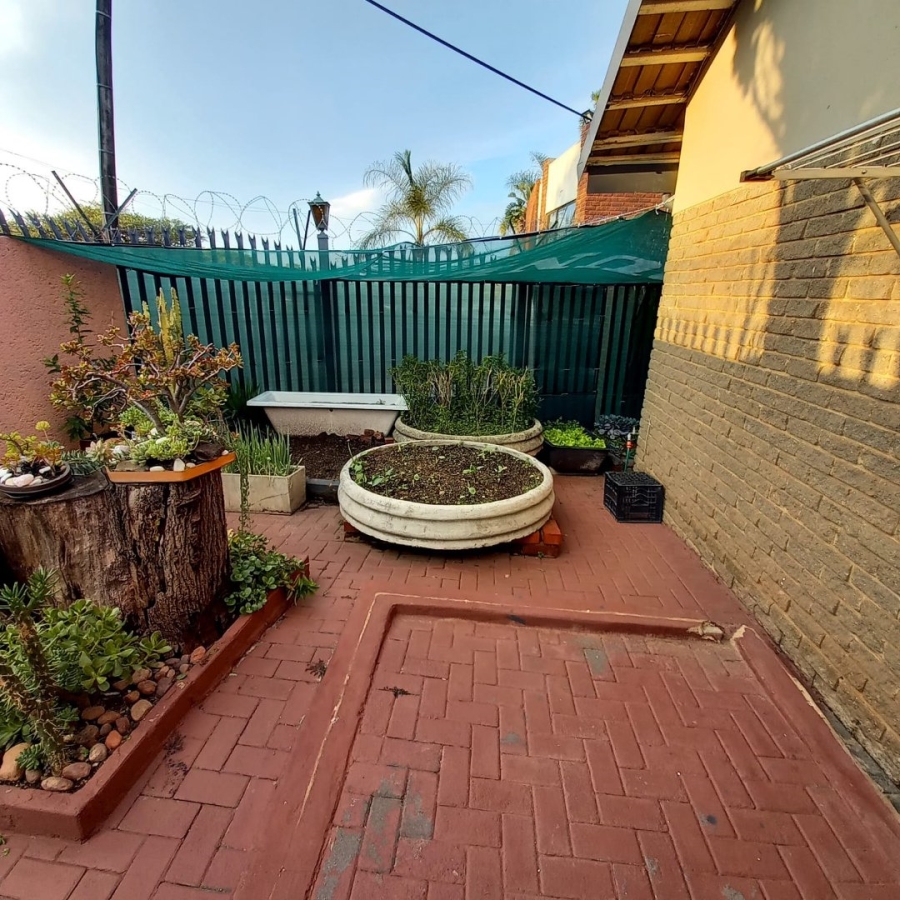 To Let 3 Bedroom Property for Rent in Laudium Gauteng