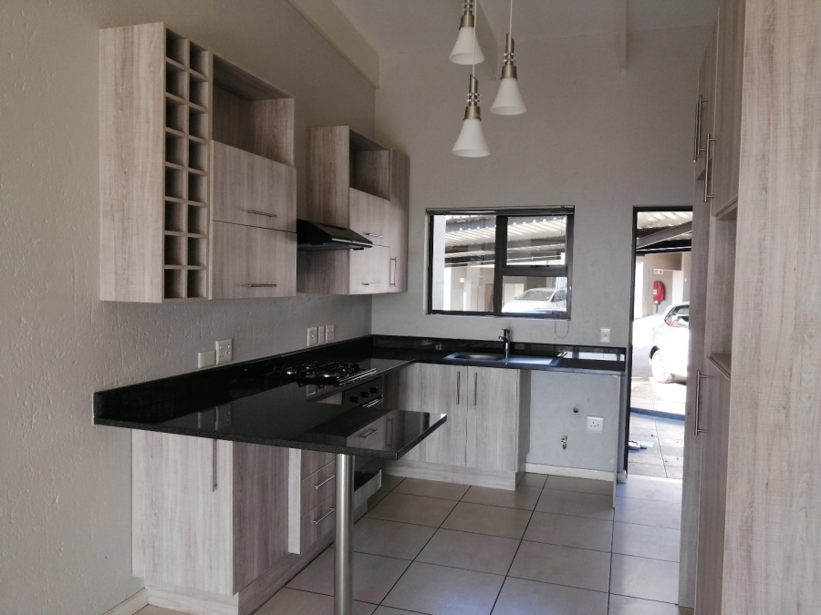 To Let  Bedroom Property for Rent in Florida Hills Gauteng