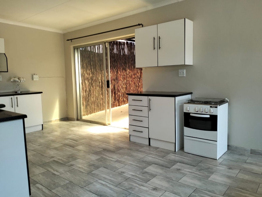 To Let 1 Bedroom Property for Rent in Kenmare Gauteng