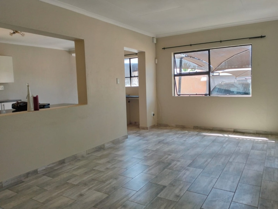 To Let 1 Bedroom Property for Rent in Kenmare Gauteng