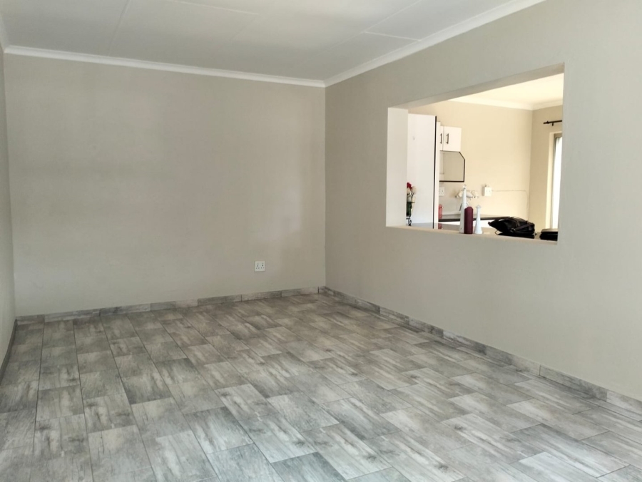 To Let 1 Bedroom Property for Rent in Kenmare Gauteng