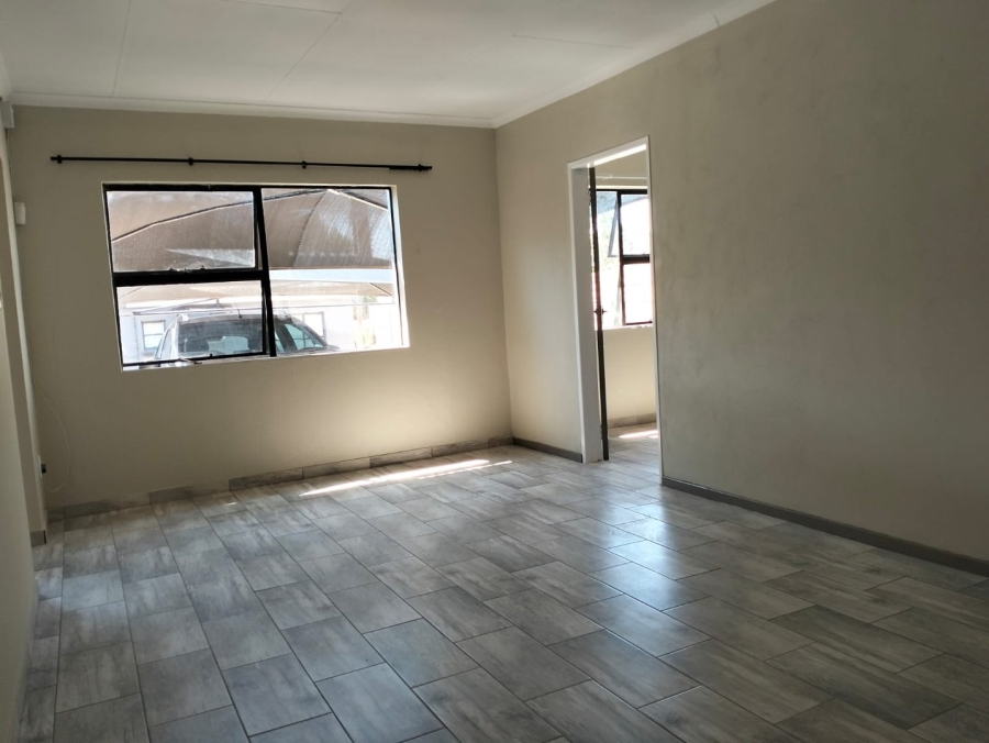 To Let 1 Bedroom Property for Rent in Kenmare Gauteng