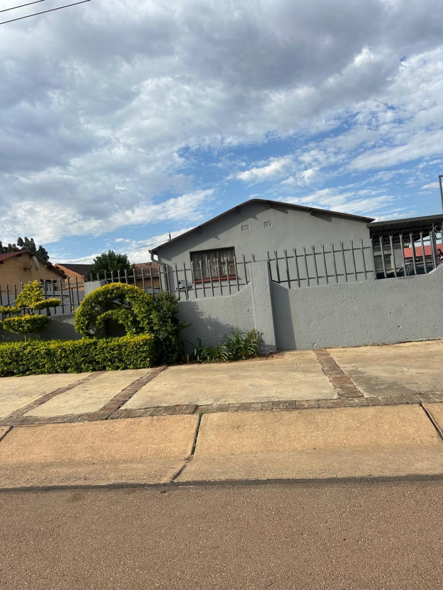 3 Bedroom Property for Sale in Endulweni Gauteng