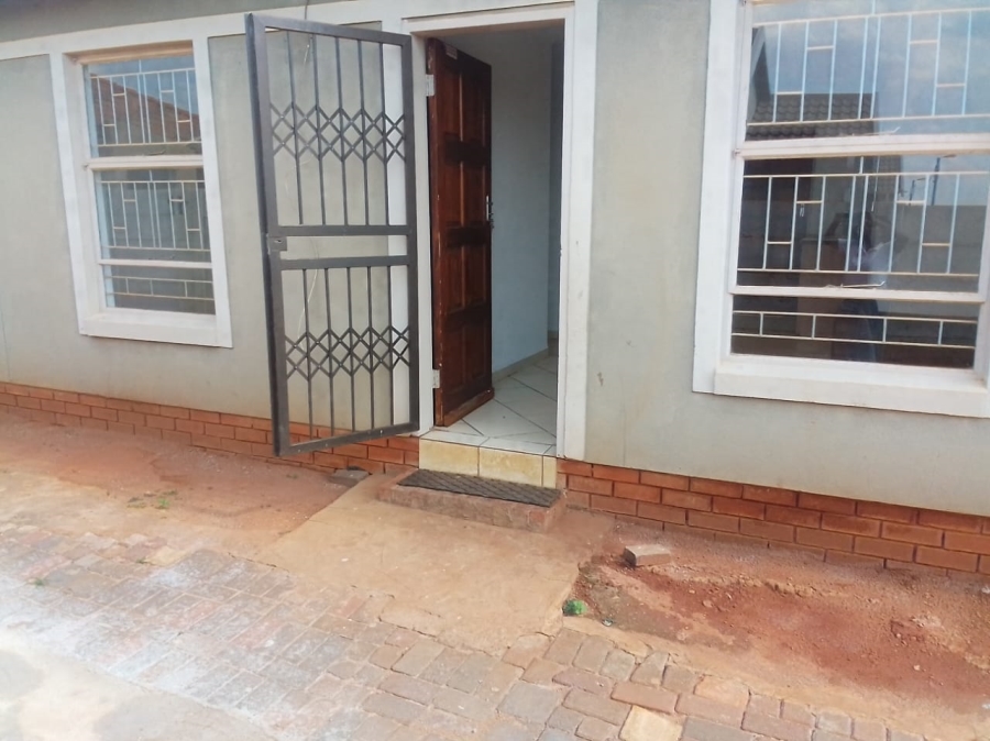 To Let 3 Bedroom Property for Rent in Rosslyn Industrial Gauteng