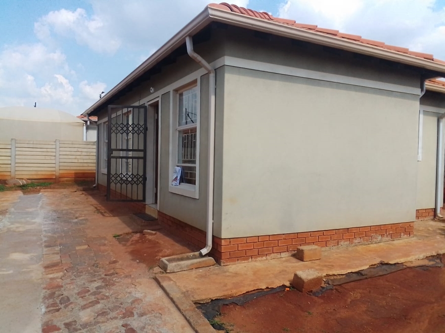 To Let 3 Bedroom Property for Rent in Rosslyn Industrial Gauteng