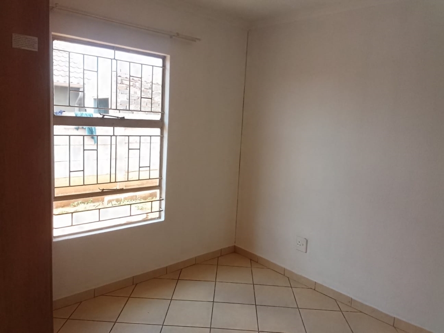 To Let 3 Bedroom Property for Rent in Rosslyn Industrial Gauteng