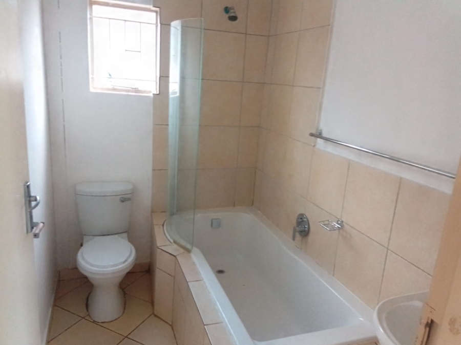 To Let 3 Bedroom Property for Rent in Rosslyn Industrial Gauteng