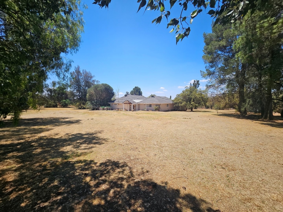 6 Bedroom Property for Sale in Nooitgedacht AH Gauteng