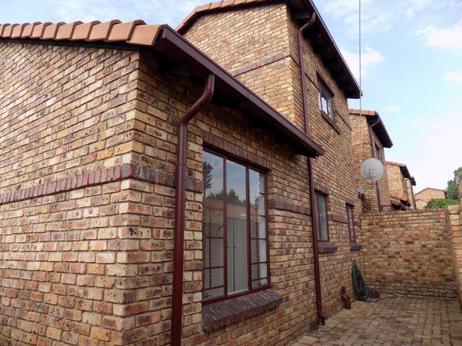 2 Bedroom Property for Sale in Halfway Gardens Gauteng