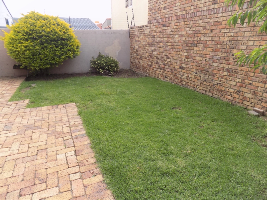 2 Bedroom Property for Sale in Halfway Gardens Gauteng