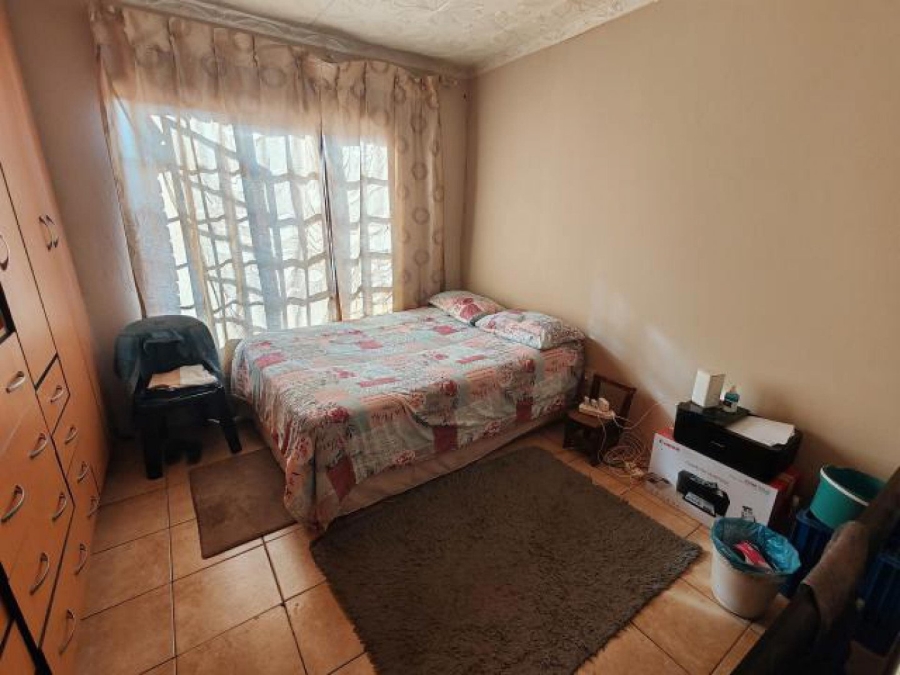 6 Bedroom Property for Sale in Atteridgeville Gauteng