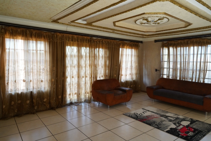 6 Bedroom Property for Sale in Atteridgeville Gauteng