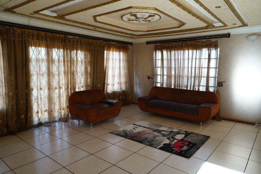 6 Bedroom Property for Sale in Atteridgeville Gauteng