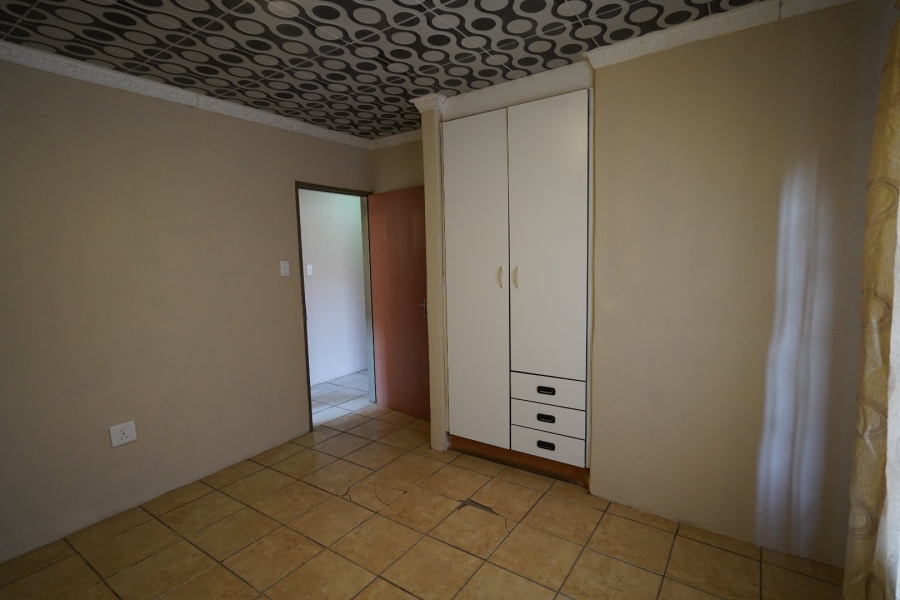 6 Bedroom Property for Sale in Atteridgeville Gauteng