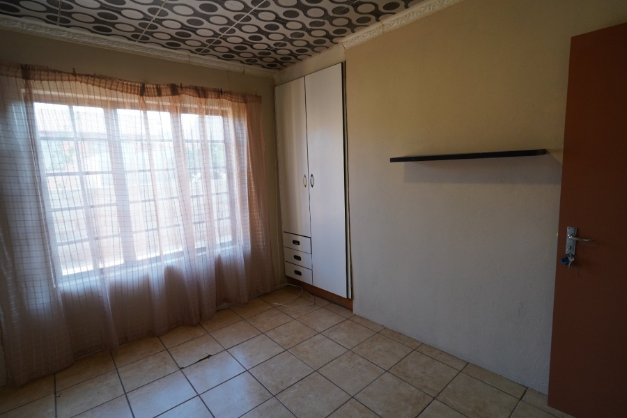 6 Bedroom Property for Sale in Atteridgeville Gauteng