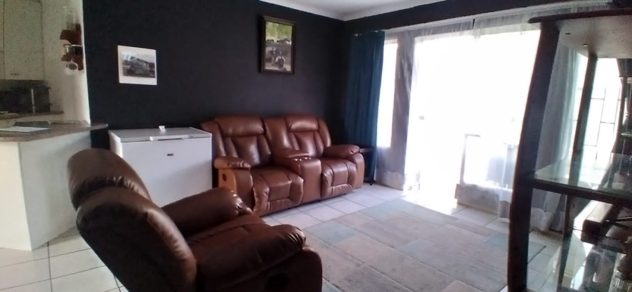 To Let 2 Bedroom Property for Rent in Roodekrans Gauteng