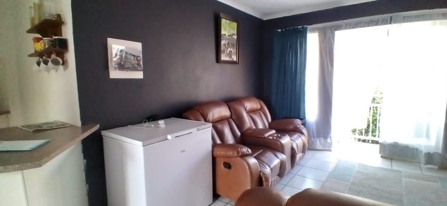 To Let 2 Bedroom Property for Rent in Roodekrans Gauteng