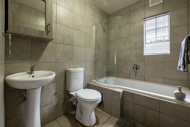 2 Bedroom Property for Sale in Montana Tuine Gauteng