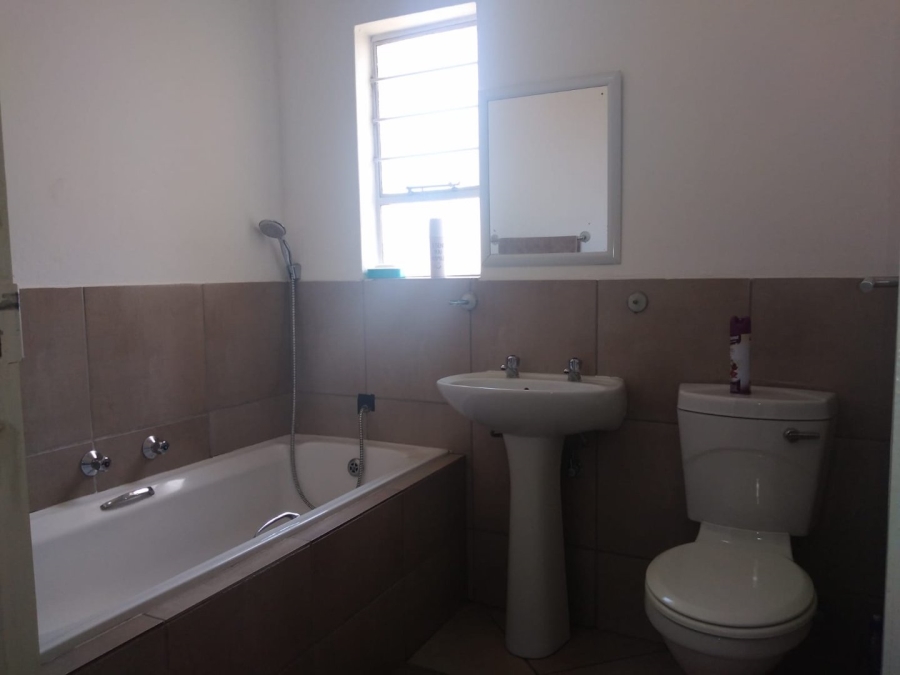 2 Bedroom Property for Sale in Albertsdal Gauteng