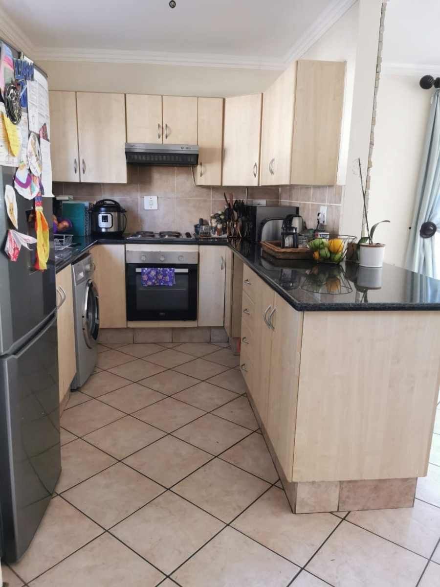 To Let 3 Bedroom Property for Rent in Magaliessig Gauteng