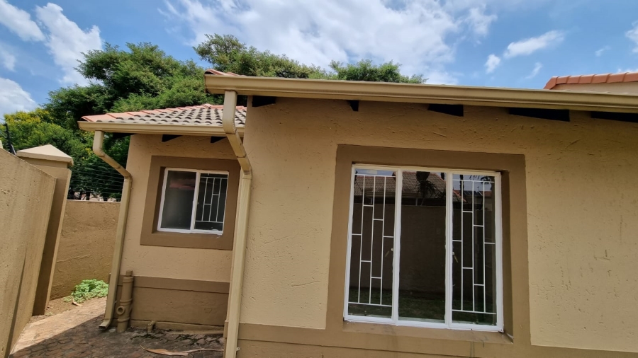 3 Bedroom Property for Sale in Amberfield Gauteng