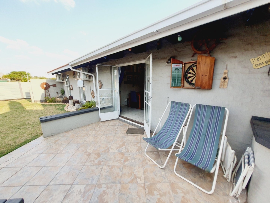 To Let 4 Bedroom Property for Rent in Elardus Park Gauteng