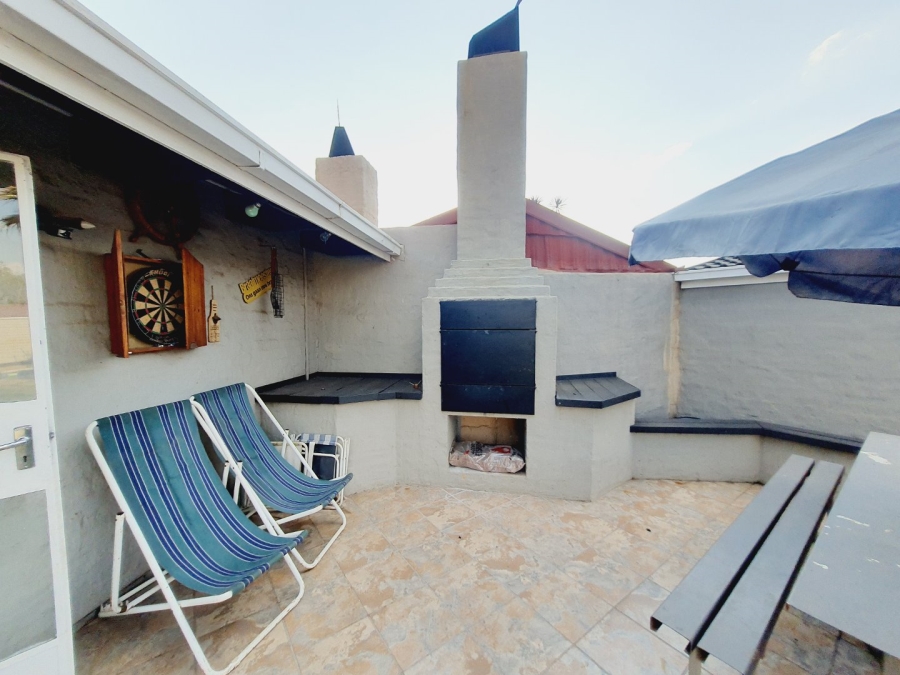 To Let 4 Bedroom Property for Rent in Elardus Park Gauteng