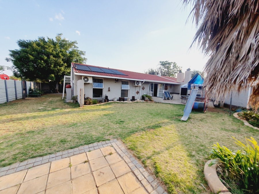 To Let 4 Bedroom Property for Rent in Elardus Park Gauteng