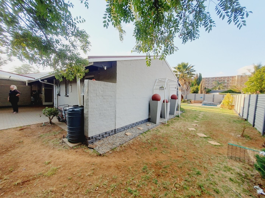 To Let 4 Bedroom Property for Rent in Elardus Park Gauteng