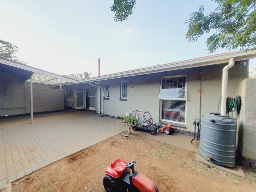 To Let 4 Bedroom Property for Rent in Elardus Park Gauteng