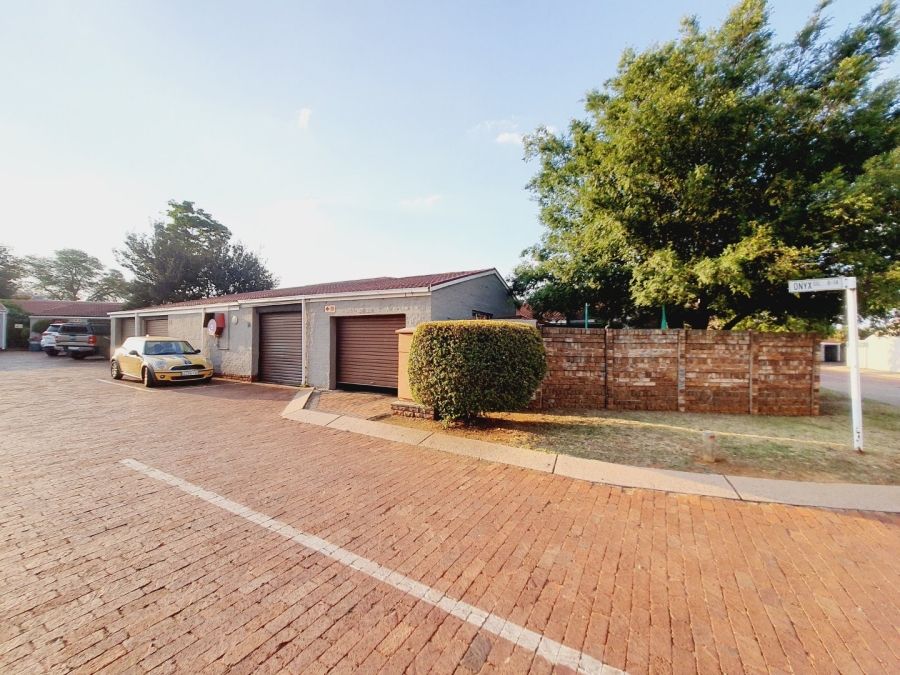 To Let 4 Bedroom Property for Rent in Elardus Park Gauteng