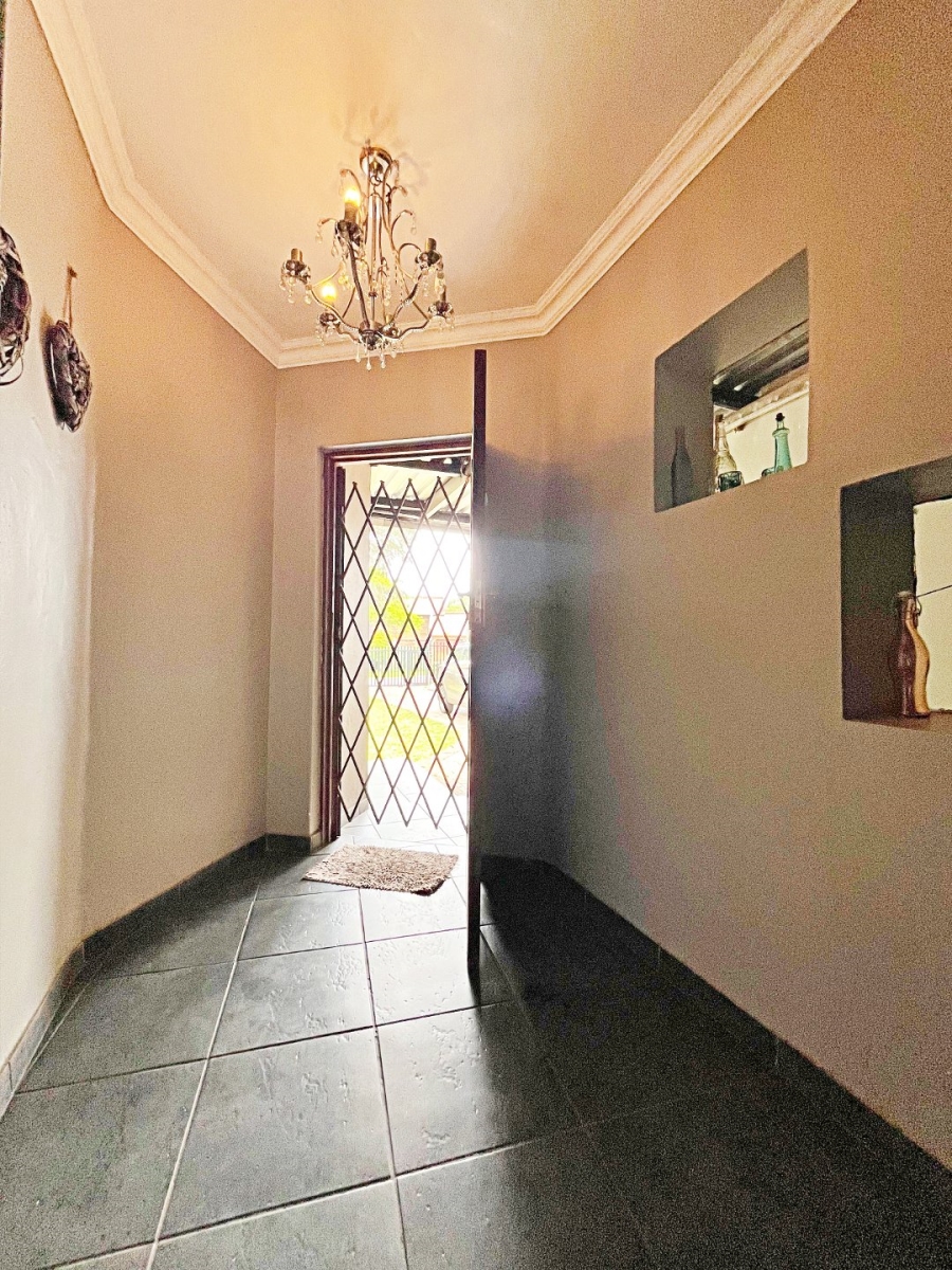 4 Bedroom Property for Sale in Rooihuiskraal Gauteng