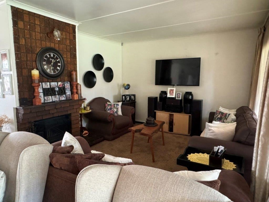 3 Bedroom Property for Sale in Birchleigh Gauteng