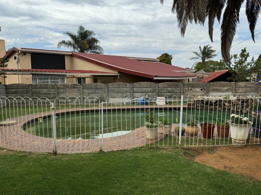 3 Bedroom Property for Sale in Birchleigh Gauteng