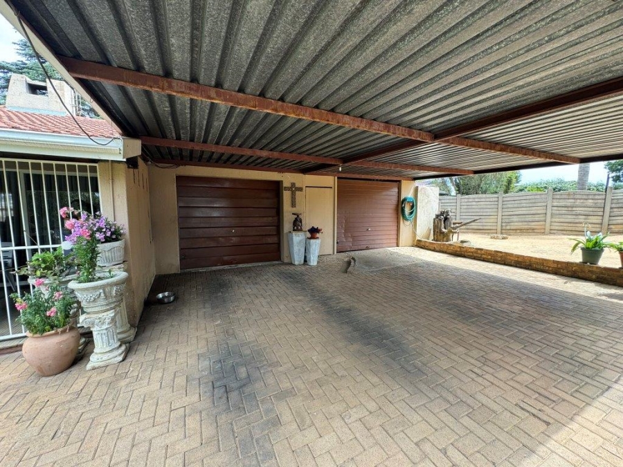 3 Bedroom Property for Sale in Birchleigh Gauteng