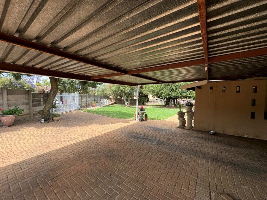 3 Bedroom Property for Sale in Birchleigh Gauteng