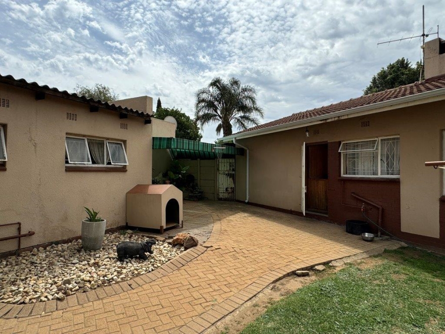 3 Bedroom Property for Sale in Birchleigh Gauteng