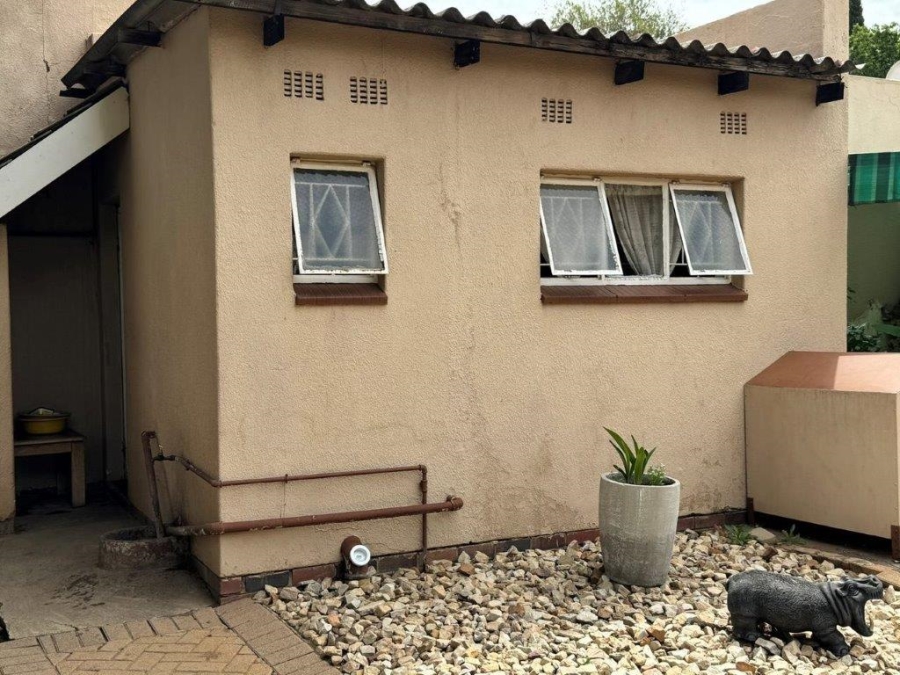 3 Bedroom Property for Sale in Birchleigh Gauteng