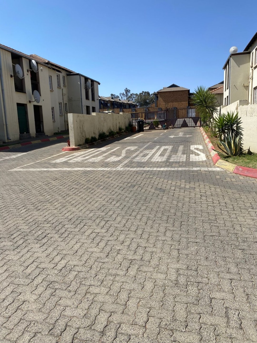 2 Bedroom Property for Sale in Germiston Central Gauteng