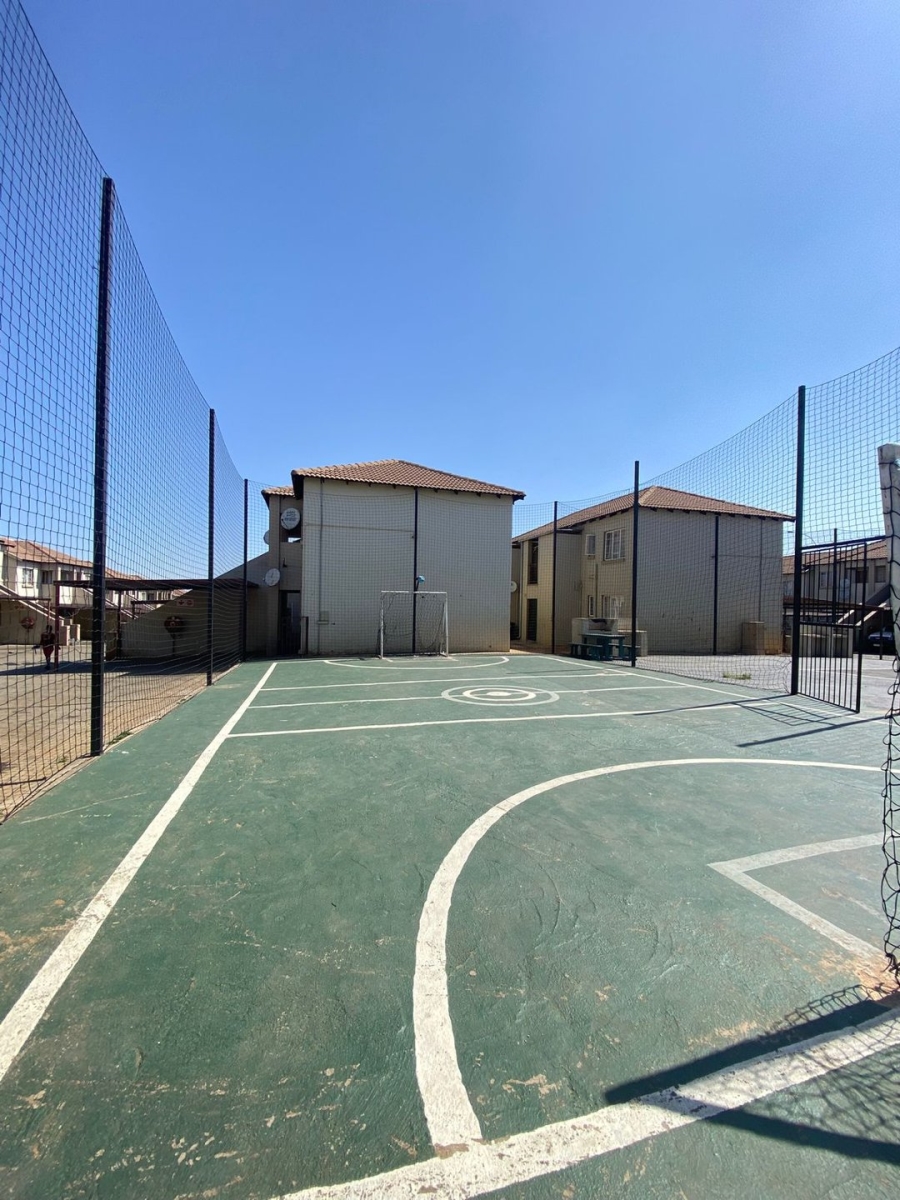 2 Bedroom Property for Sale in Germiston Central Gauteng