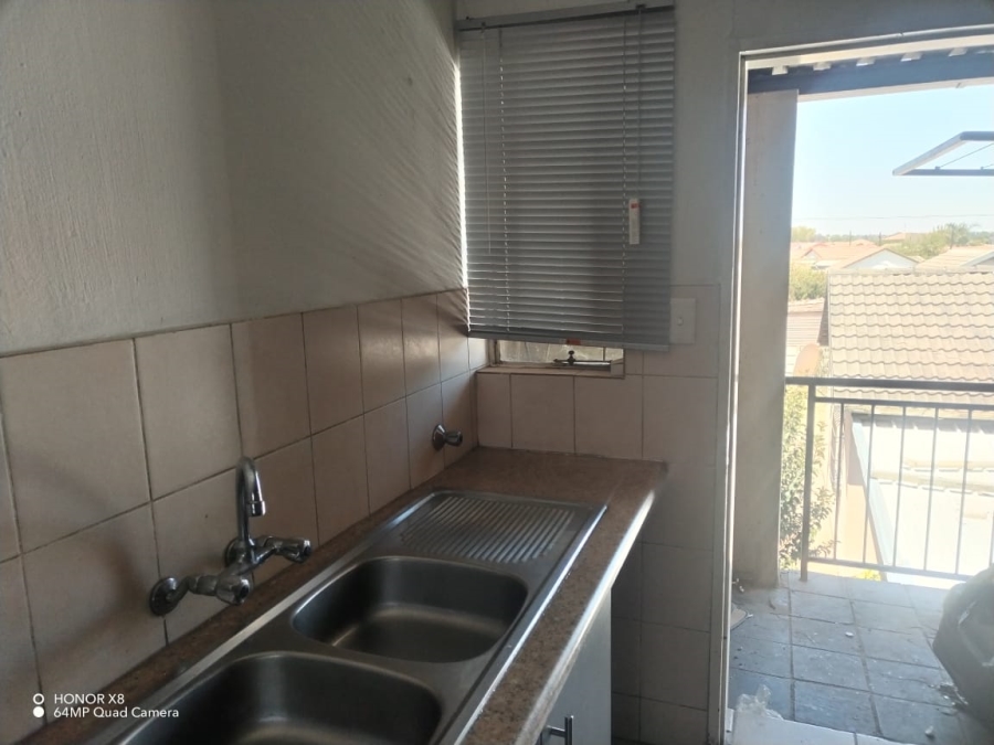 2 Bedroom Property for Sale in Germiston Central Gauteng