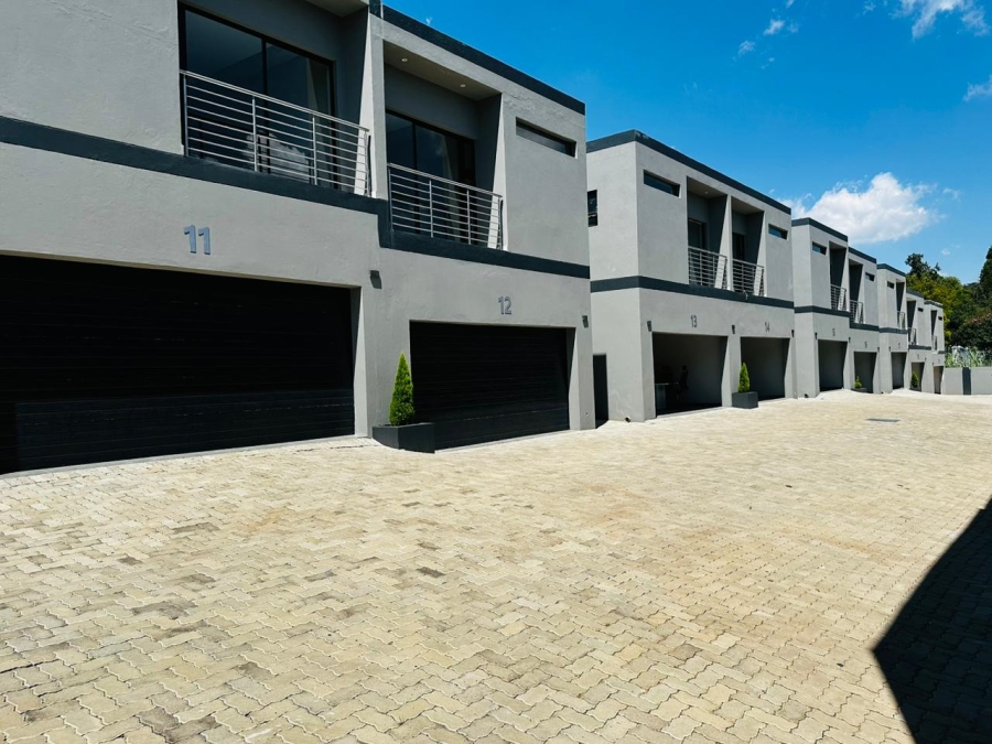 3 Bedroom Property for Sale in Bryanston Gauteng