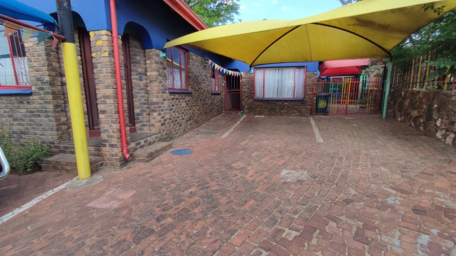 5 Bedroom Property for Sale in The Reeds Gauteng