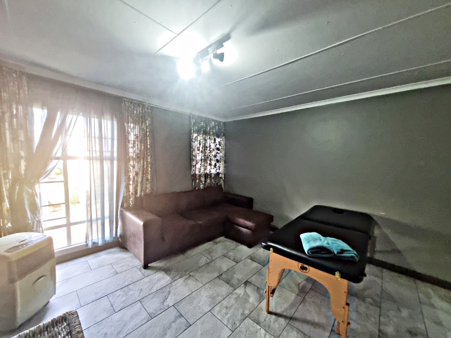 2 Bedroom Property for Sale in Ravenswood Gauteng