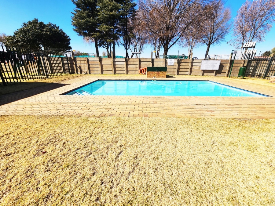 2 Bedroom Property for Sale in Ravenswood Gauteng