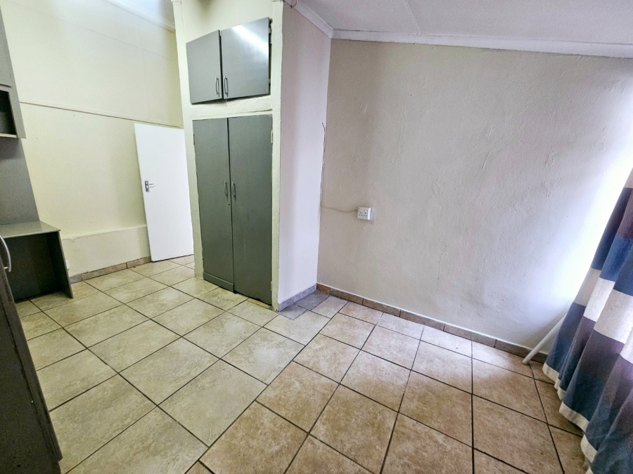 To Let 2 Bedroom Property for Rent in Erasmia Gauteng