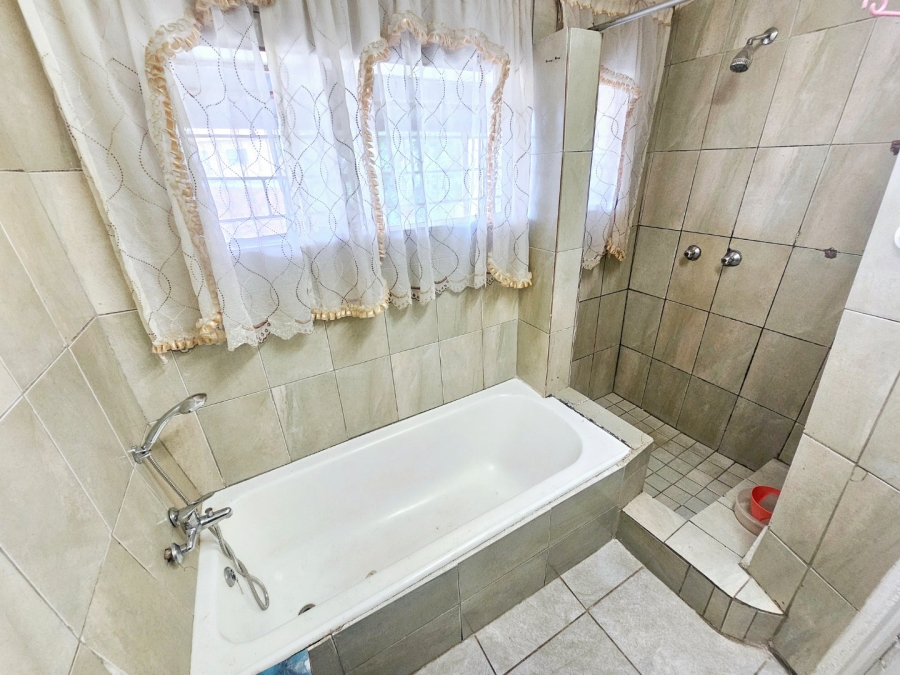 To Let 2 Bedroom Property for Rent in Erasmia Gauteng