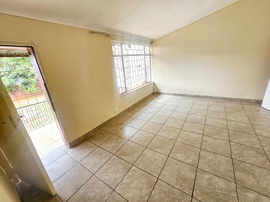 To Let 2 Bedroom Property for Rent in Erasmia Gauteng