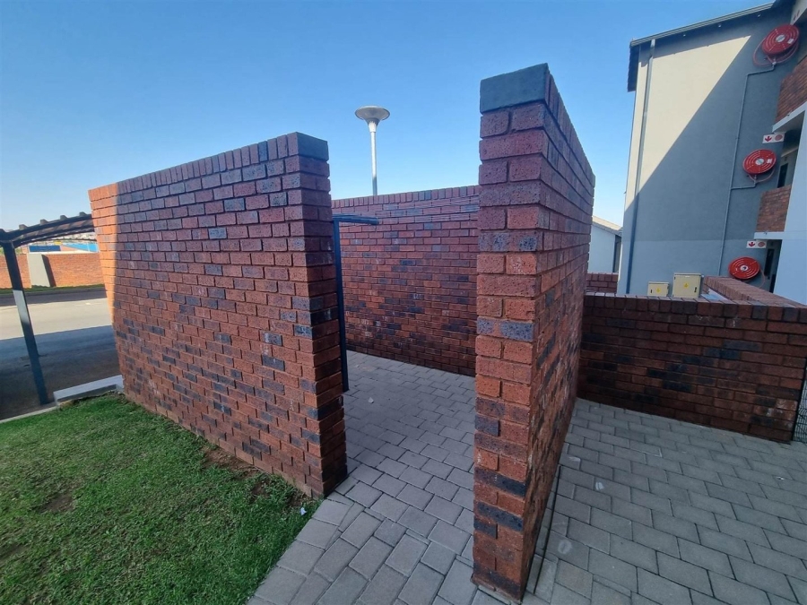 2 Bedroom Property for Sale in Amberfield Gauteng